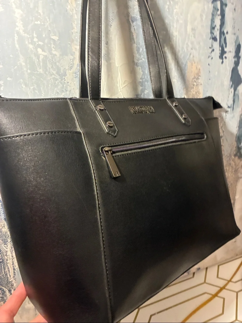 EUC Kenneth Cole Reaction Black Smooth Leather Shoulder Tote